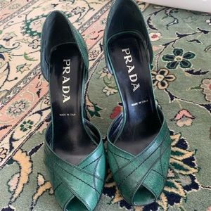 Gorgeous  VINTAGE Prada open toe pumps size 37 1/2